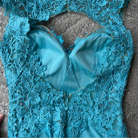 Tony Bowls Paris Formal Dress - Turquoise - Size 4 - Picture 10 of 15